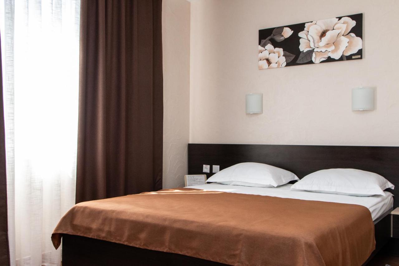 Гостинний Двір "Марія" Hotell Kropyvnytskyj Exteriör bild