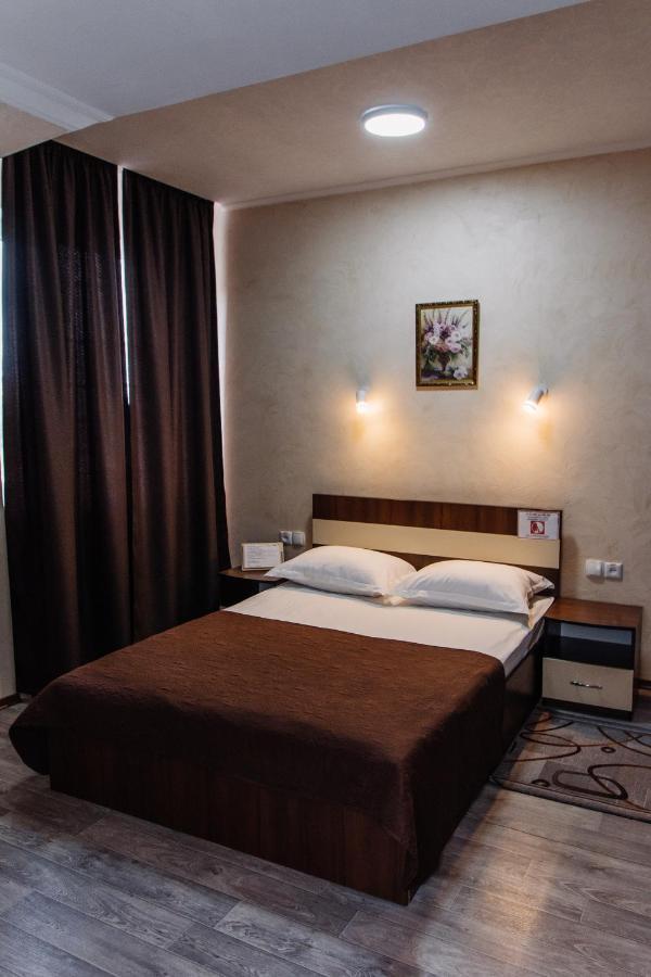 Гостинний Двір "Марія" Hotell Kropyvnytskyj Exteriör bild