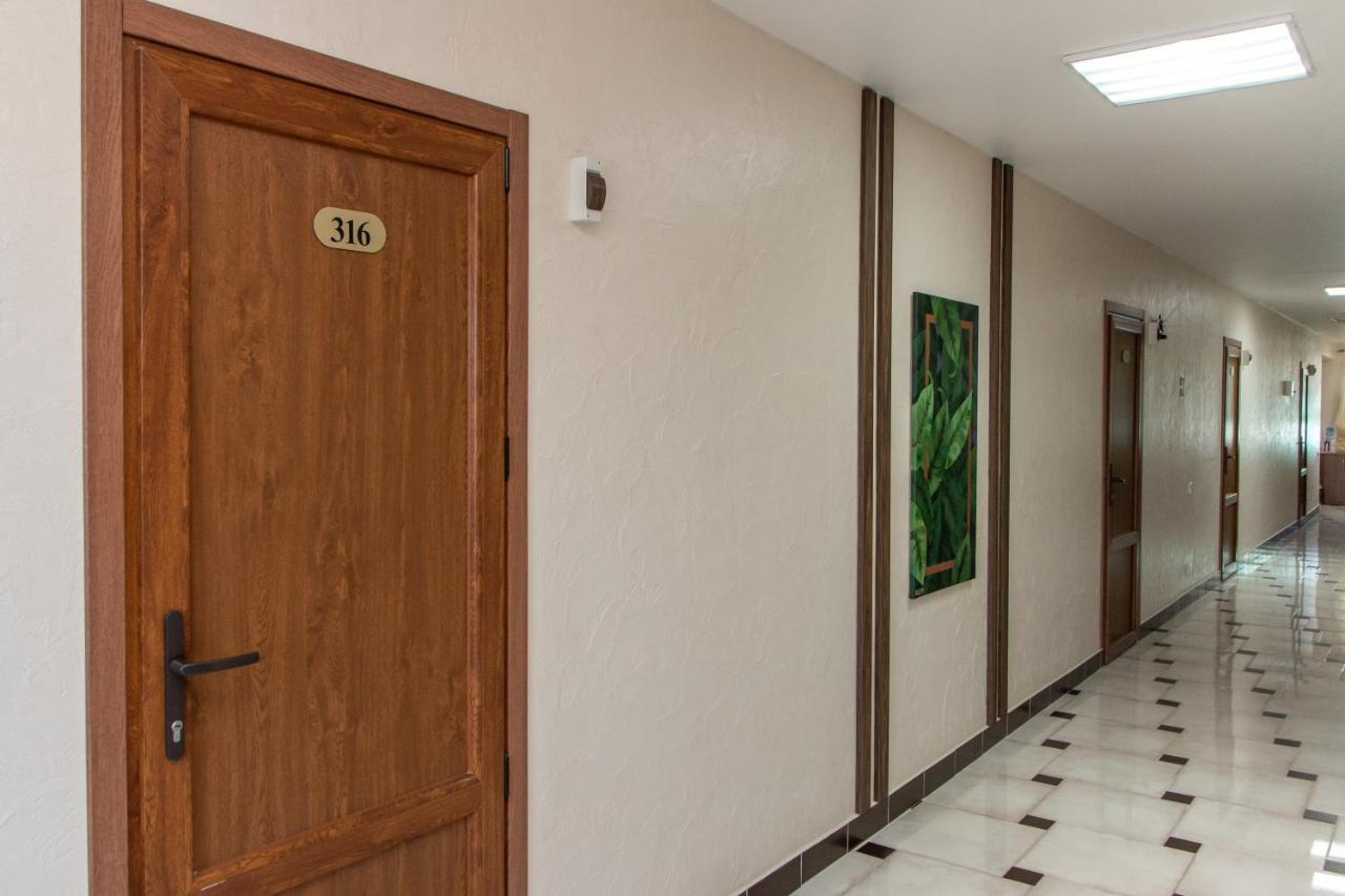 Гостинний Двір "Марія" Hotell Kropyvnytskyj Exteriör bild