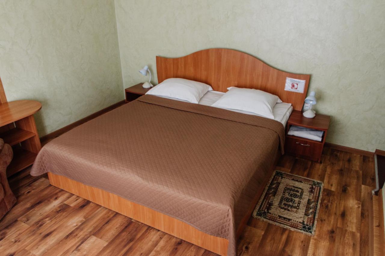 Гостинний Двір "Марія" Hotell Kropyvnytskyj Exteriör bild