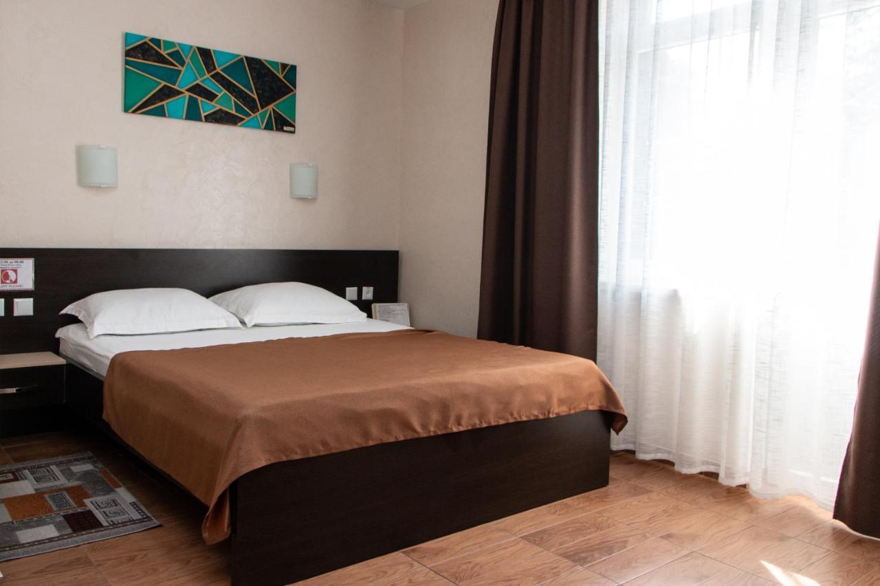 Гостинний Двір "Марія" Hotell Kropyvnytskyj Exteriör bild