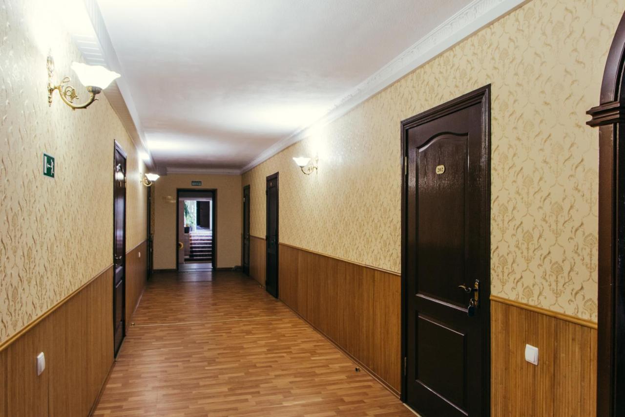 Гостинний Двір "Марія" Hotell Kropyvnytskyj Exteriör bild
