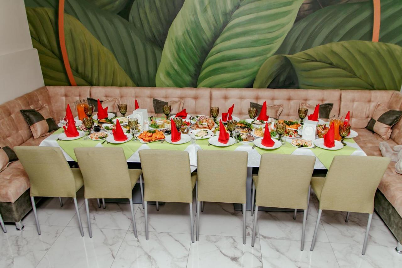 Гостинний Двір "Марія" Hotell Kropyvnytskyj Exteriör bild