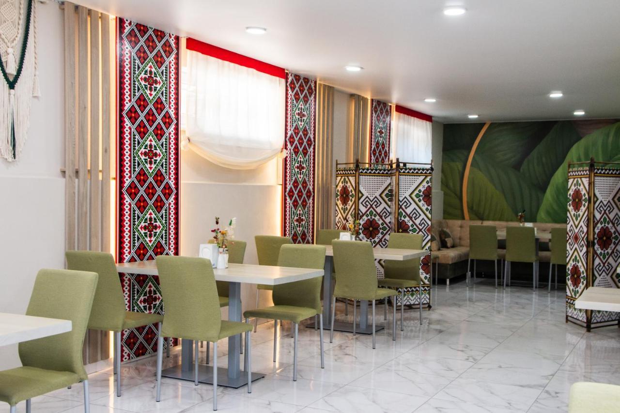 Гостинний Двір "Марія" Hotell Kropyvnytskyj Exteriör bild